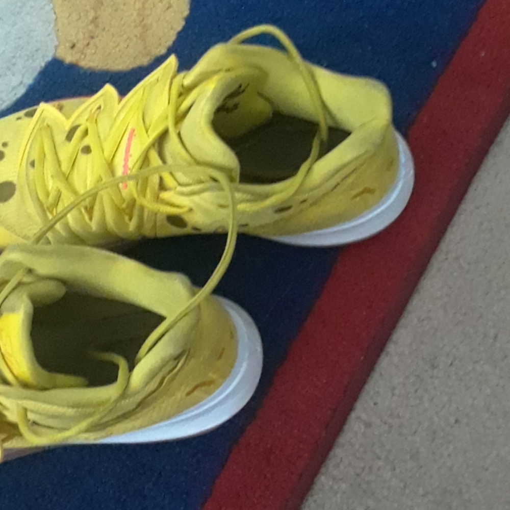 Spongebob Squarepants Kyrie Basketball shoes - Picture 3 of 8
